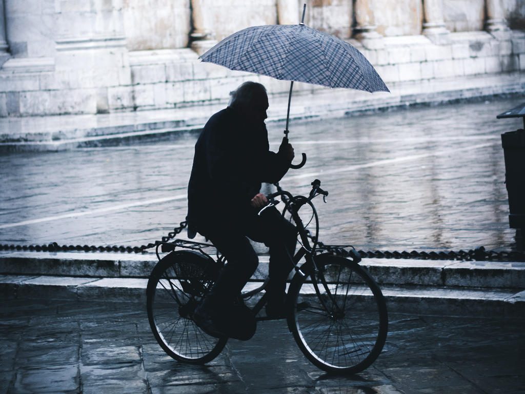 The coldest and wettest I've ever been on a bike - Clive Goes Cycling